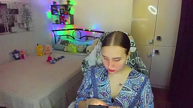 LinaTruly online show from March 12, 2026, 10:03 pm