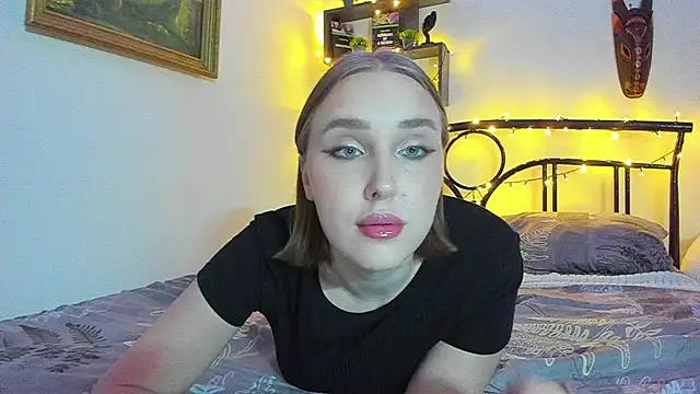 LinaTruly online show from July 15, 2026, 9:11 pm