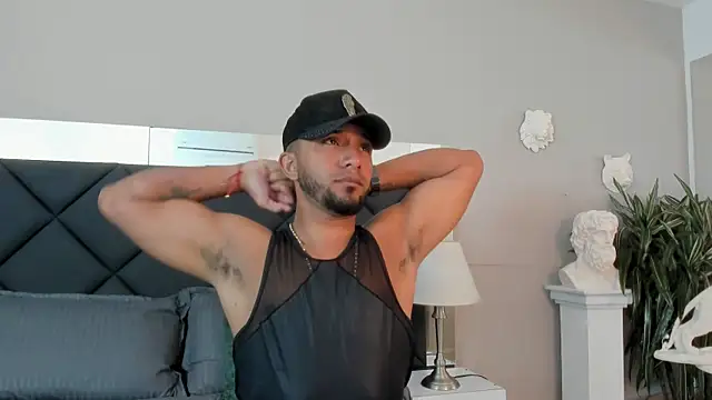 Snapshot of Robin_Rief chatting on November 18, 2025, 3:43 am Robin Rief online show from November 18, 2025, 3:43 am