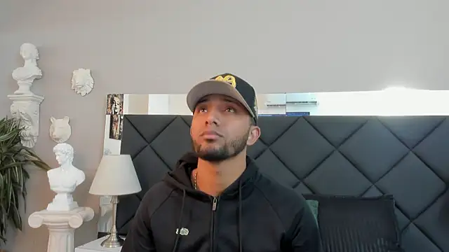 Snapshot of Robin_Rief chatting on November 26, 2025, 3:17 am Robin Rief online show from November 26, 2025, 3:17 am