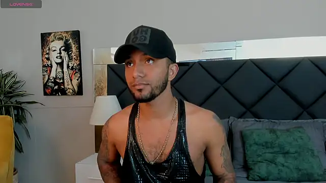 Snapshot of Robin_Rief chatting on November 12, 2025, 4:16 am Robin Rief online show from November 12, 2025, 4:16 am