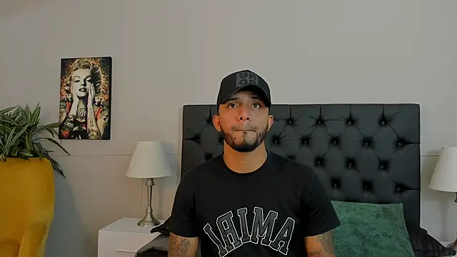 Snapshot of Robin_Rief chatting on October 13, 2025, 3:41 am Robin Rief online show from October 13, 2025, 3:41 am