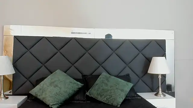 Snapshot of Robin_Rief chatting on November 7, 2025, 3:22 am Robin Rief online show from November 7, 2025, 3:22 am