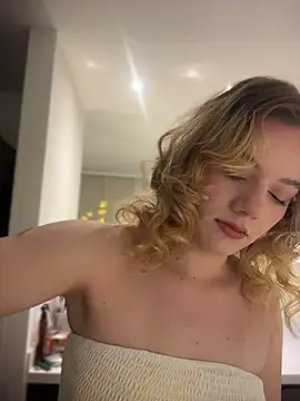 Snapshot of NicoleCut chatting on May 31, 2026, 8:53 am NicoleCut online show from May 31, 2026, 8:53 am