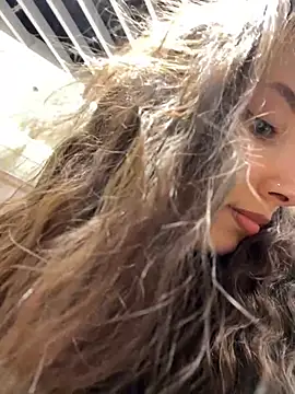 VelvetVixenI online show from April 14, 2026, 4:45 pm