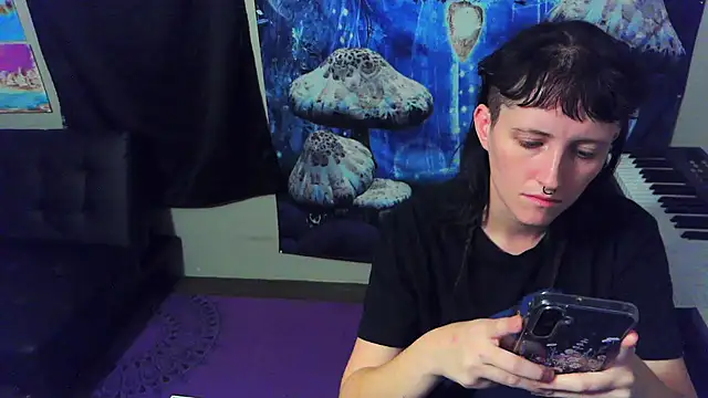 Snapshot of _hellostormy_ chatting on October 31, 2025, 9:06 am hellostormy online show from October 31, 2025, 9:06 am