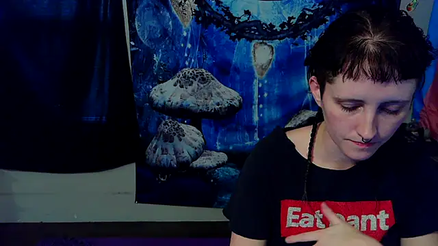 Snapshot of _hellostormy_ chatting on November 19, 2025, 7:25 pm hellostormy online show from November 19, 2025, 7:25 pm