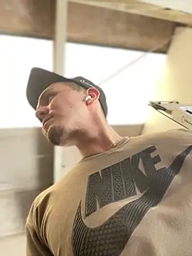 adam-rivera online show from September 20, 2025, 5:51 pm