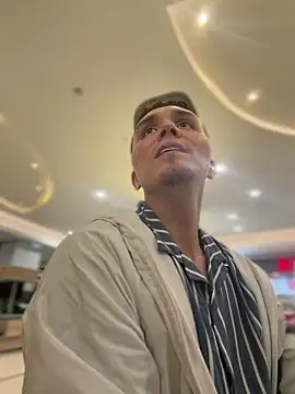 Snapshot of adam-rivera chatting on January 16, 2026, 2:04 am adam-rivera online show from January 16, 2026, 2:04 am