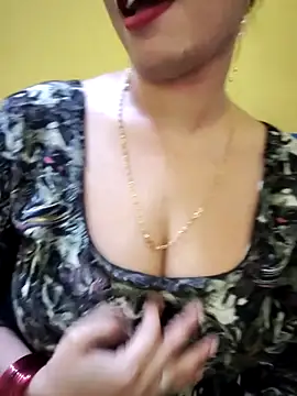 Snapshot of Haniya-143 chatting on October 28, 2025, 9:47 pm Haniya-143 online show from October 28, 2025, 9:47 pm