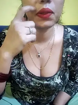 Snapshot of Haniya-143 chatting on October 17, 2025, 8:54 pm Haniya-143 online show from October 17, 2025, 8:54 pm