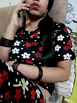 Snapshot of Haniya-143 chatting on November 13, 2025, 12:42 pm Haniya-143 online show from November 13, 2025, 12:42 pm