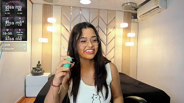Snapshot of Ariana_Pierce chatting on January 31, 2025, 8:11 am Ariana Pierce online show from January 31, 2025, 8:11 am