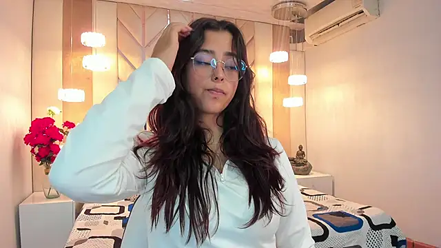 Snapshot of Ariana_Pierce chatting on February 20, 2025, 5:01 am Ariana Pierce online show from February 20, 2025, 5:01 am
