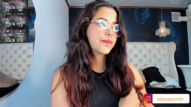 Snapshot of Ariana_Pierce chatting on March 7, 2025, 6:46 am Ariana Pierce online show from March 7, 2025, 6:46 am