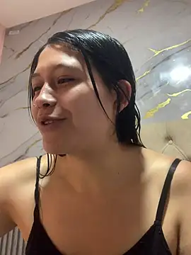 mariana 21x online show from March 22, 2025, 1:08 pm