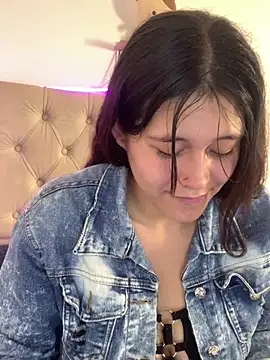 mariana 21x online show from March 18, 2025, 1:01 pm