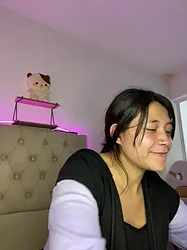 mariana 21x online show from February 25, 2025, 1:32 pm
