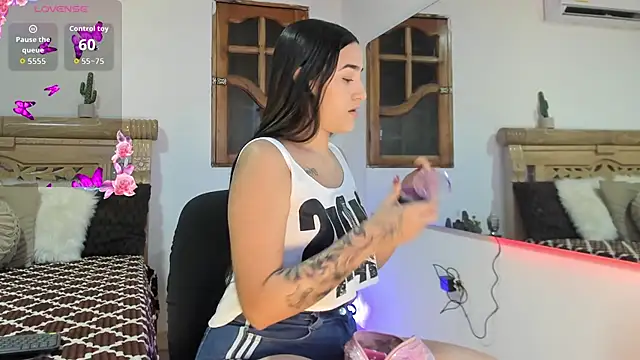 oriana faddila online show from April 10, 2026, 3:24 am