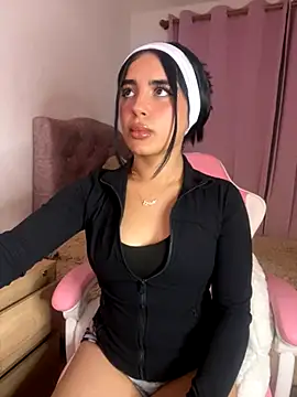 Emily-14 online show from December 3, 2025, 5:19 am