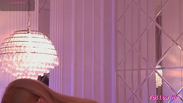 DorisHell online show from December 21, 2025, 12:24 am