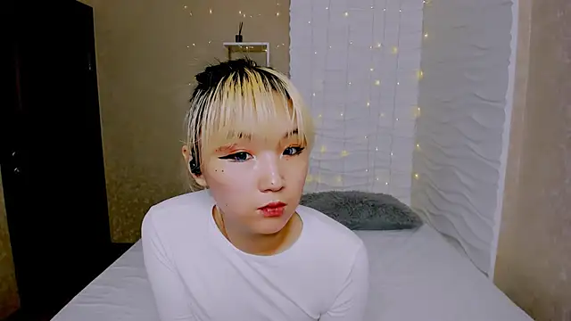 Snapshot of Milla_Aheo chatting on February 13, 2026, 4:12 am Milla Aheo online show from February 13, 2026, 4:12 am