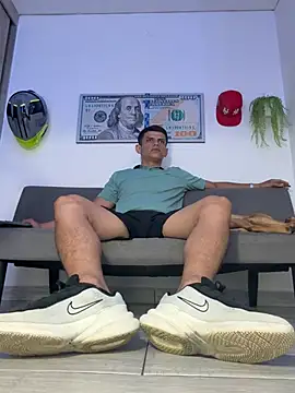 Snapshot of boss_of_cash chatting on May 2, 2026, 12:54 pm boss of cash online show from May 2, 2026, 12:54 pm