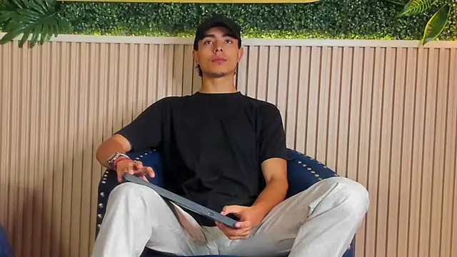 JoshRashfordd online show from September 12, 2025, 12:16 pm