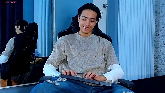 JoshRashfordd online show from November 21, 2025, 12:42 am