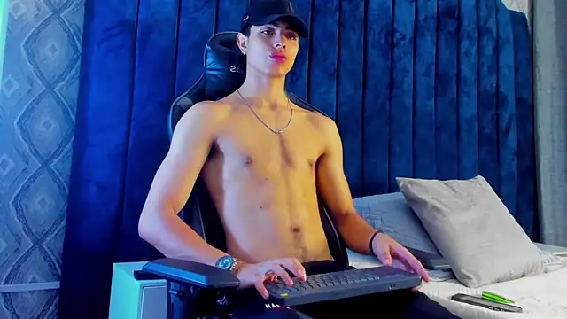 JoshRashfordd online show from March 5, 2025, 11:49 am