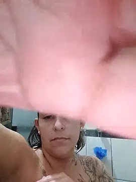 baixinhaloira online show from January 8, 2025, 2:14 am