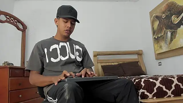 Snapshot of mr_stiven_ chatting on February 26, 2026, 4:23 am mr stiven online show from February 26, 2026, 4:23 am