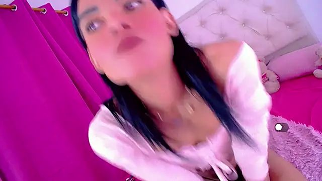 Snapshot of Theylor_Rouse chatting on July 25, 2026, 7:38 am Theylor Rouse online show from July 25, 2026, 7:38 am