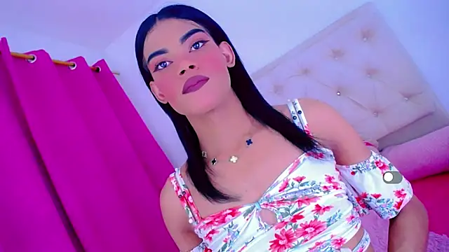 Snapshot of Theylor_Rouse chatting on July 24, 2026, 5:14 am Theylor Rouse online show from July 24, 2026, 5:14 am