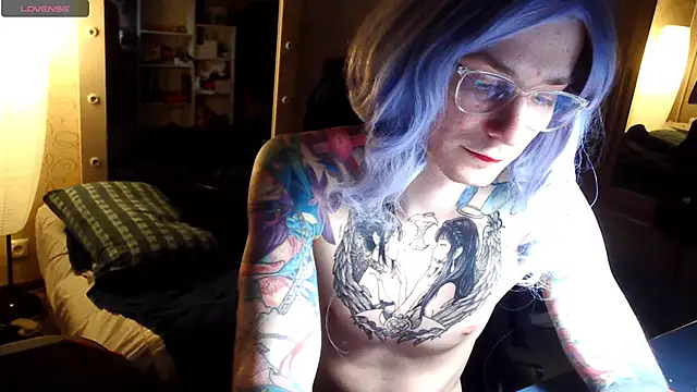 Julia dolls online show from April 21, 2026, 6:47 pm