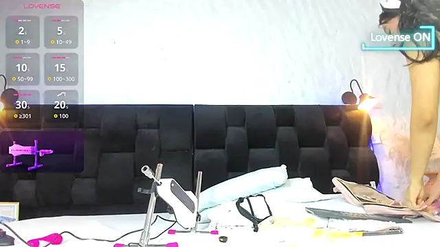 Camila  Gomez online show from November 28, 2025, 12:38 pm