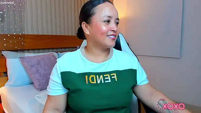 Snapshot of linda_rios_ chatting on June 16, 2026, 8:42 pm linda rios online show from June 16, 2026, 8:42 pm