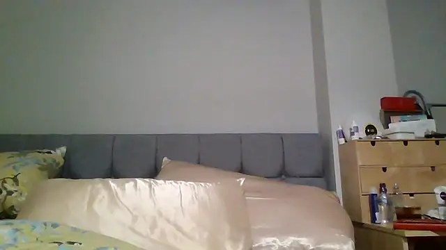 Englishhotwife4u online show from December 27, 2024, 9:32 pm