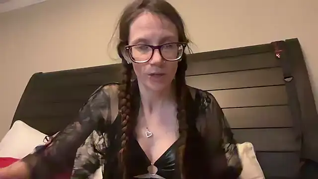 Snapshot of yourstrulylivy69 chatting on February 21, 2025, 2:28 am yourstrulylivy69 online show from February 21, 2025, 2:28 am