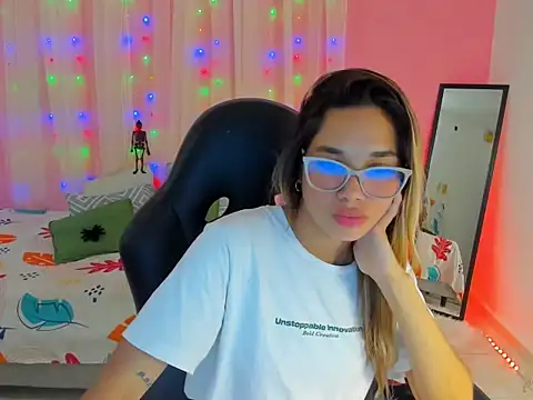 davinacaro online show from October 20, 2025, 3:41 am