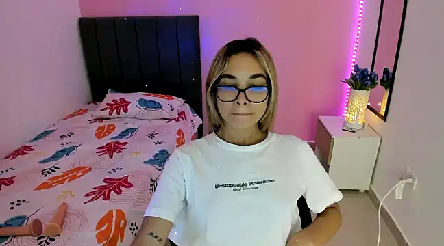 davinacaro online show from December 12, 2024, 8:43 pm