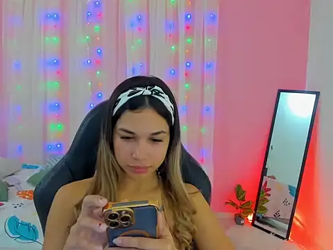 davinacaro online show from October 21, 2025, 3:39 am