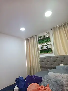 sasi luna online show from February 9, 2026, 1:53 pm