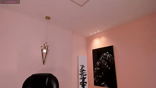 MiaFarrell  online show from November 14, 2025, 6:55 pm