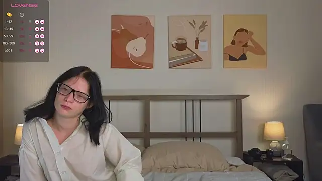 webstars  online show from January 10, 2025, 1:20 pm