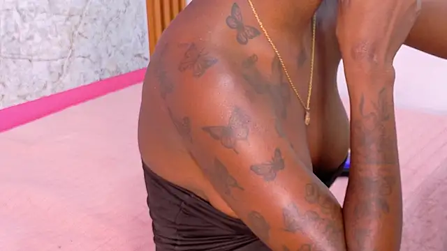 kinkyandsavage online show from December 18, 2025, 7:29 pm