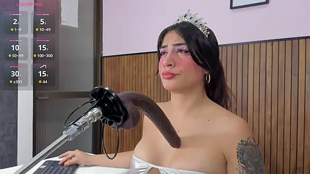 violett collins  online show from January 14, 2026, 4:16 am