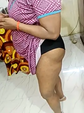  Hot-Couple online show from June 3, 2026, 8:15 am