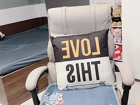 Eva-Public online show from October 9, 2025, 6:03 am