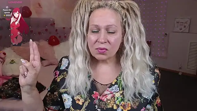 Penelope Pinky online show from February 14, 2025, 2:33 pm